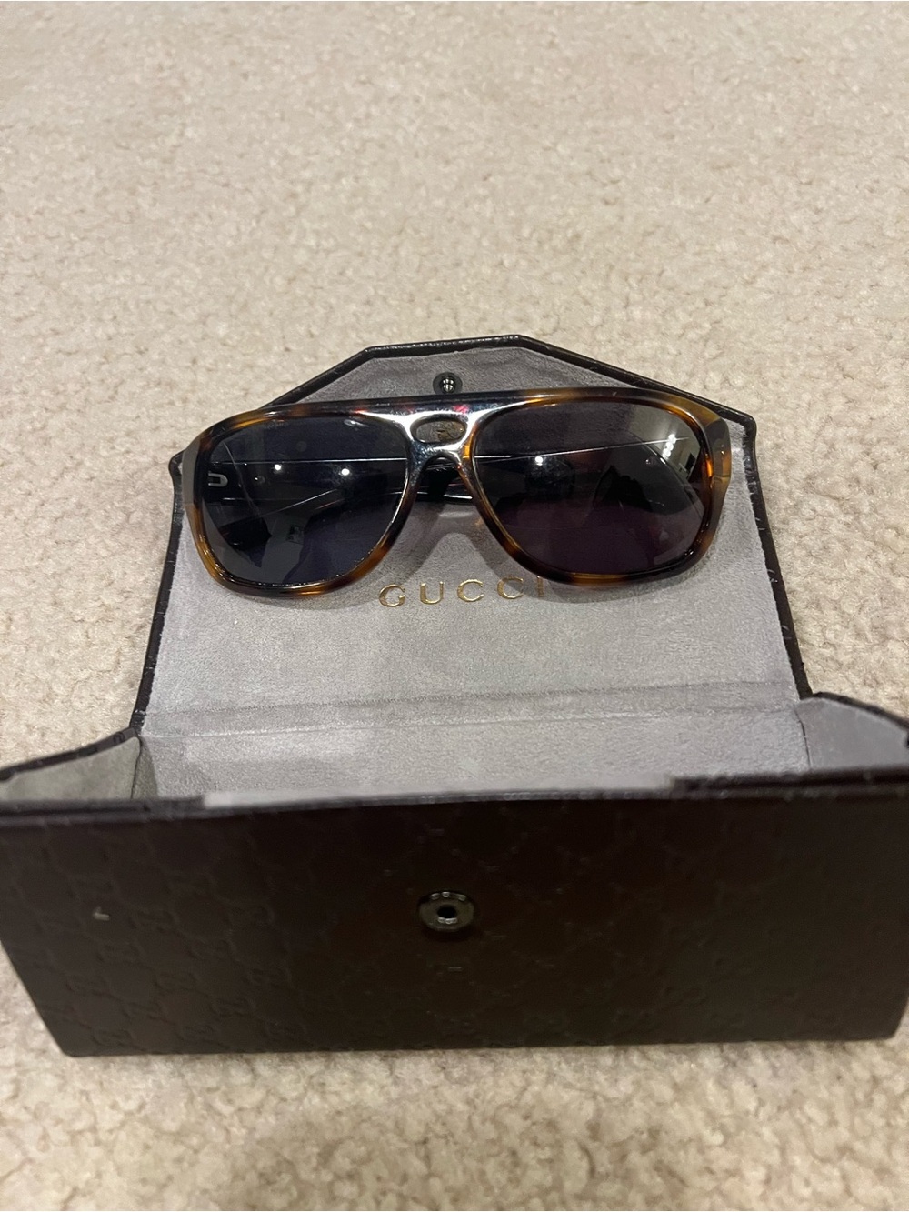 Gucci Tortoiseshell Frame Sunglasses with Dark Lenses with a case